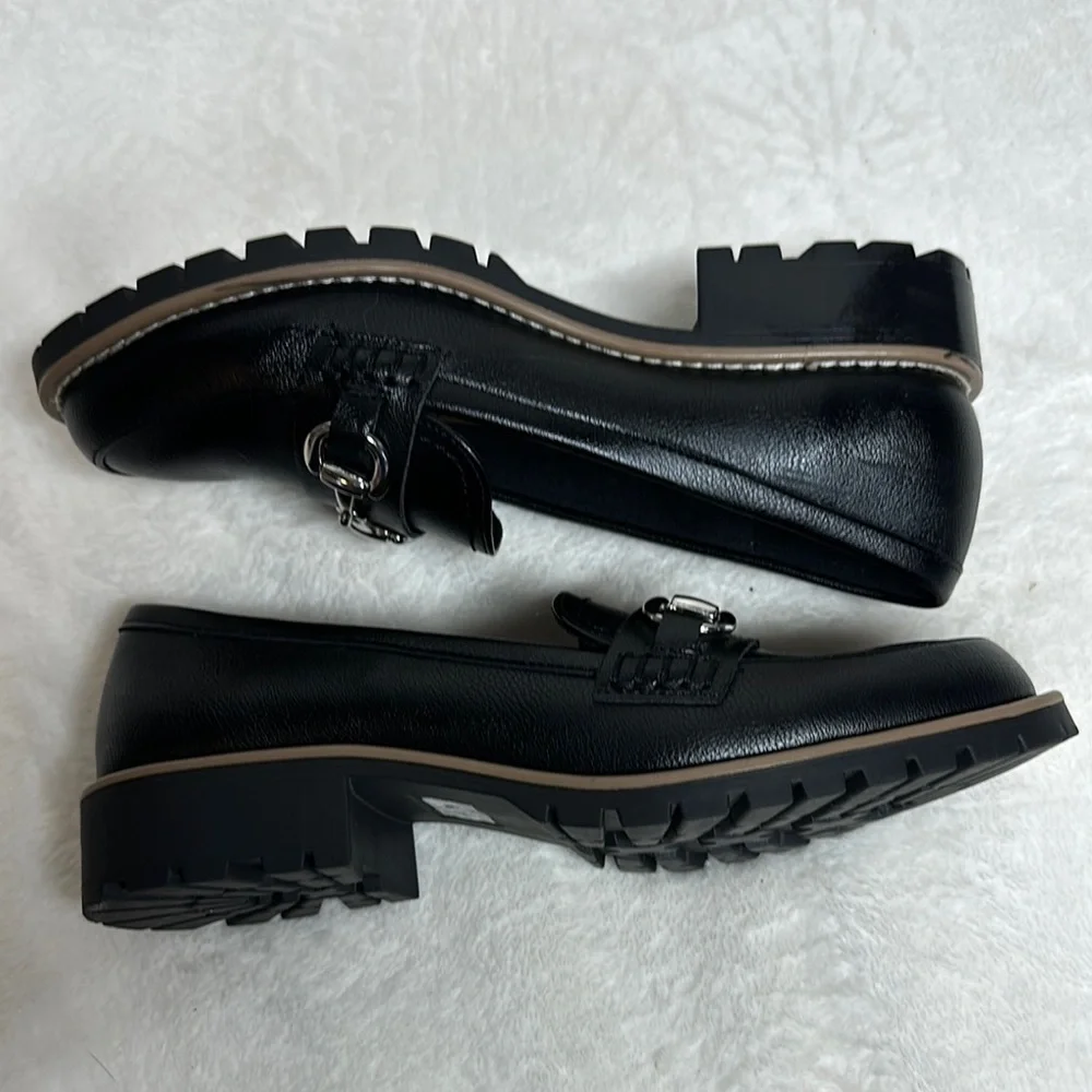 DV by Dolce Vita Black Flats for Effortless Style